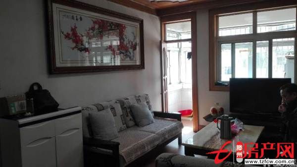 荊河小區，三室兩廳一衛、學區房