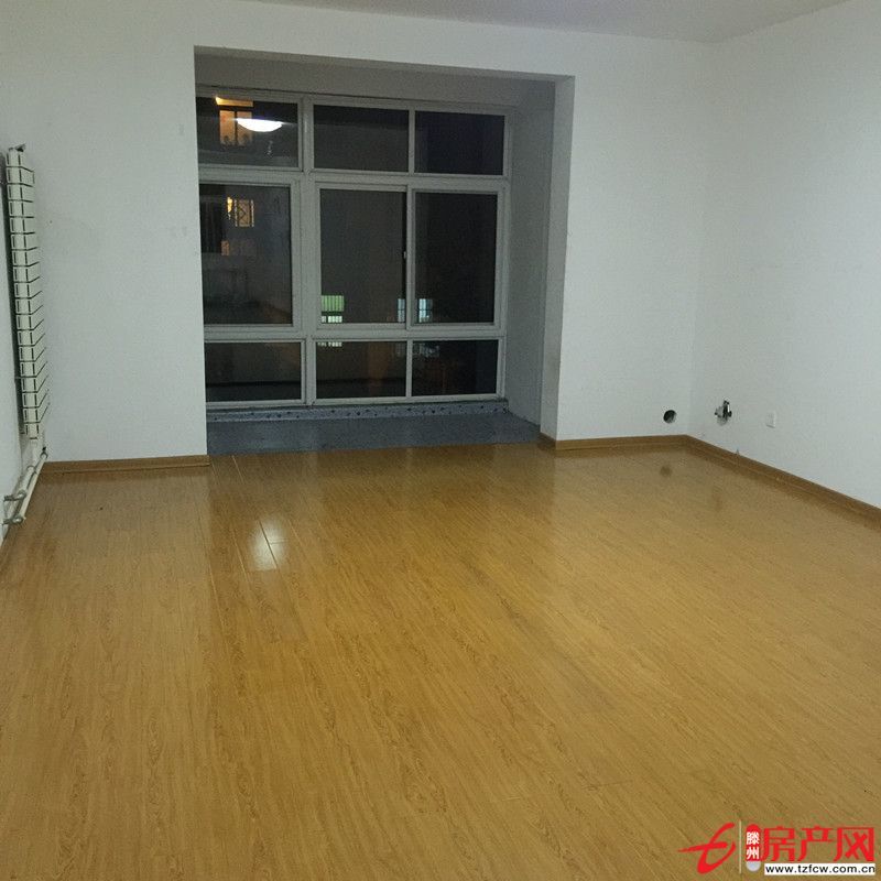 七彩陽光城，供暖精裝修