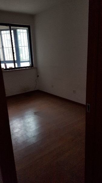 家樂園精裝修，包更名，隨時辦證，南北通透