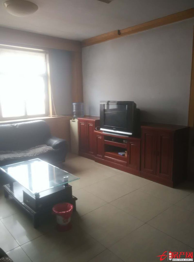 舒適的租房條件，三室朝陽，家電齊全，拎包即住，學區房