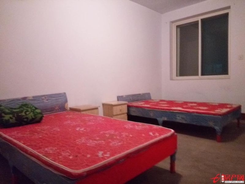 新一中學區現房，部分家具，菜市附近，交通便利