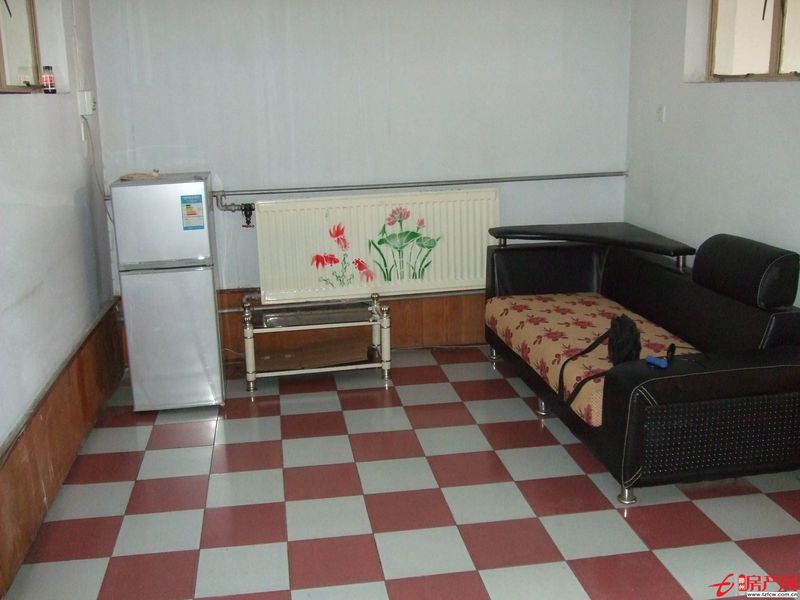 學區房，位置好，安靜方便，生活設施齊全，家長伴讀的最佳選擇。