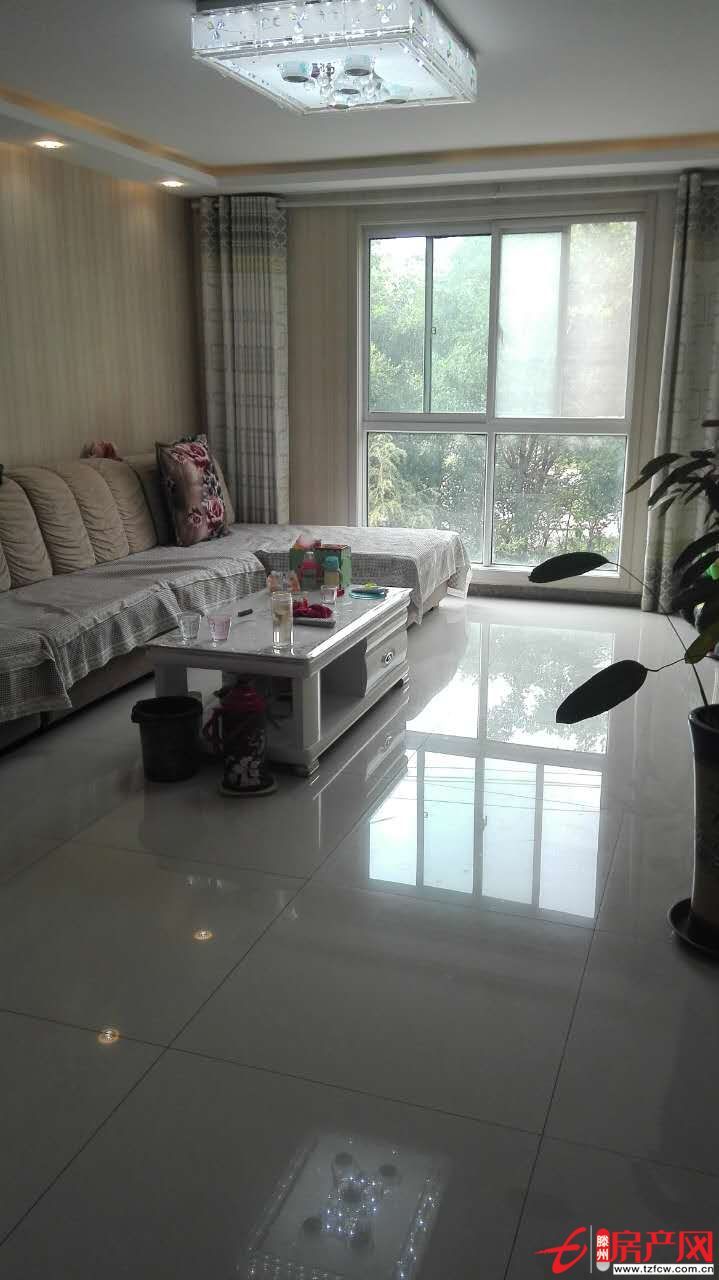 陽光麗景，精裝新房，帶家電家具簡單大方，非誠勿擾！！