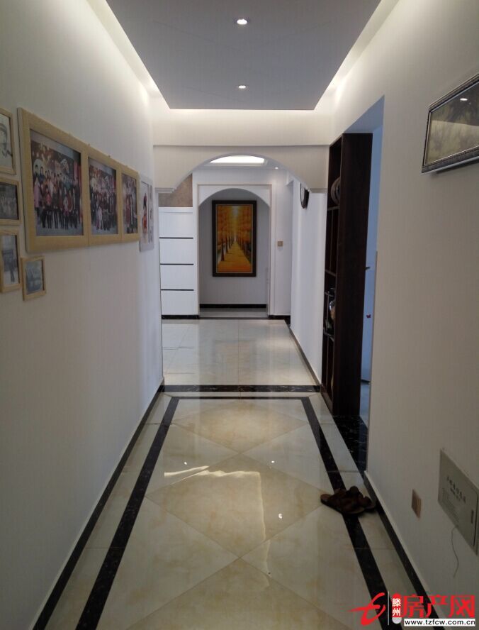 人和天地學區房一百四十五平，一梯四戶精裝修，格力中央空調地暖