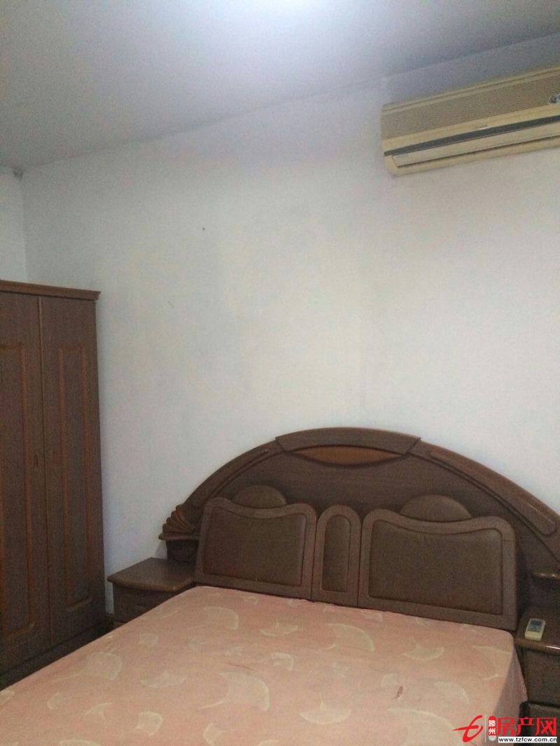 城南東寺院小區四樓二室一廳出租