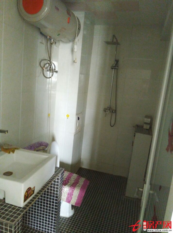 愛家豪庭，精裝修拎包即?。▽W區房）