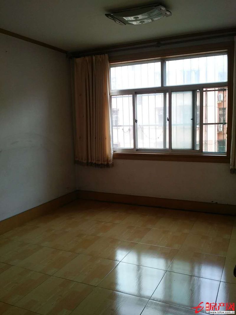 實驗小學學區房一百一十平米水電家具齊全