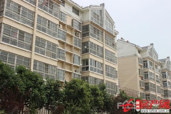 滕州翡翠名苑毛坯房三室二廳一衛支持貸款