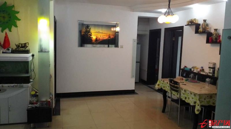 龍泉苑小區，四室兩廳雙衛，精裝修，家具齊全，領包即住