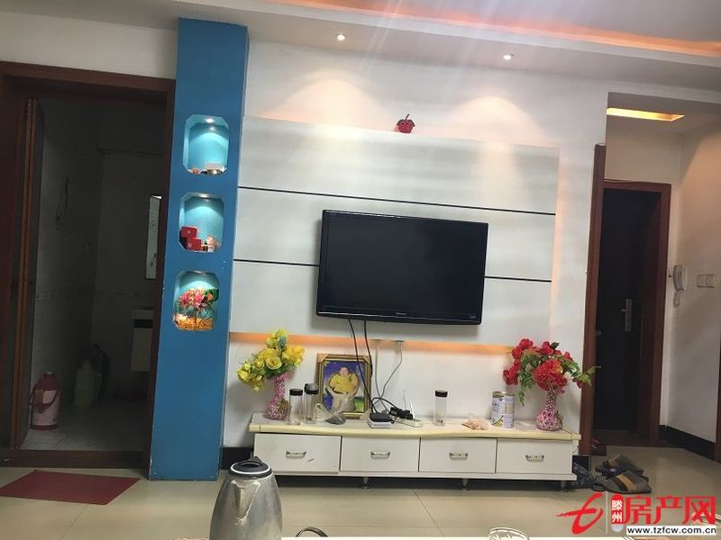 緊靠步行街、書院小學、奎文市場，女人街，絕對精裝修，拎包即住