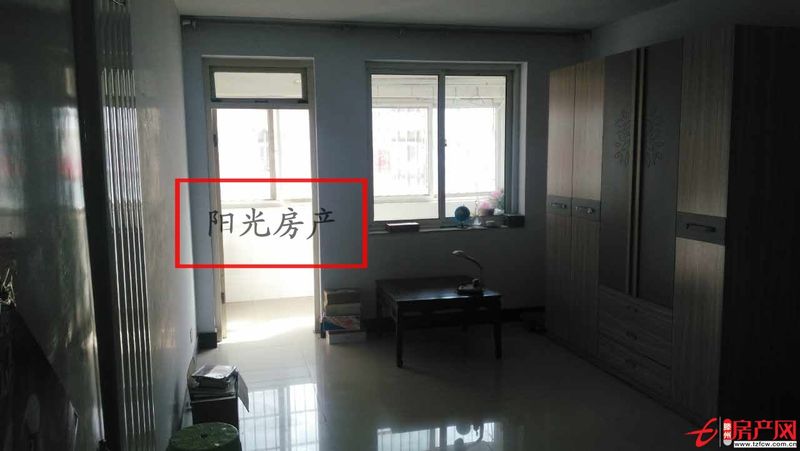 學區房蘋果園小區位置佳樓層好。