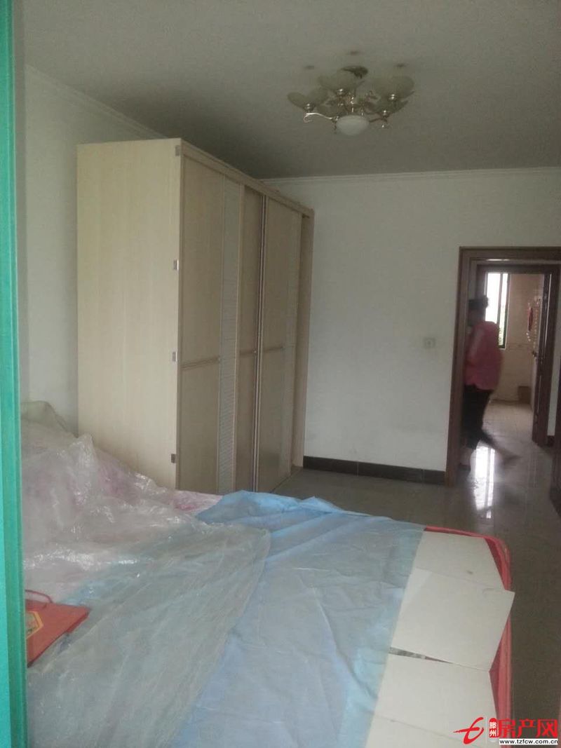 濱江二期急售送車庫儲藏室三年證可貸款全款優先中等裝修