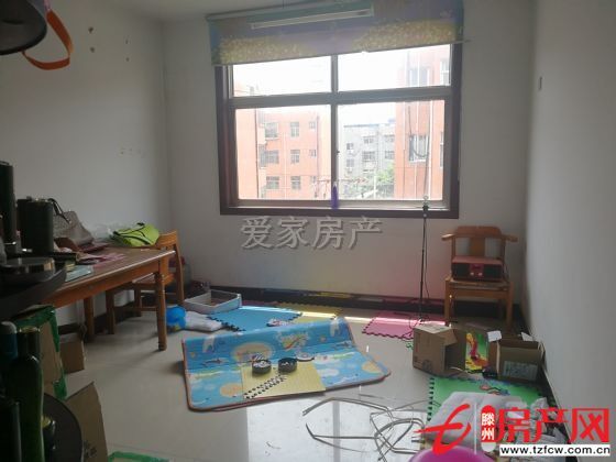 魯東小區三室送儲藏室！