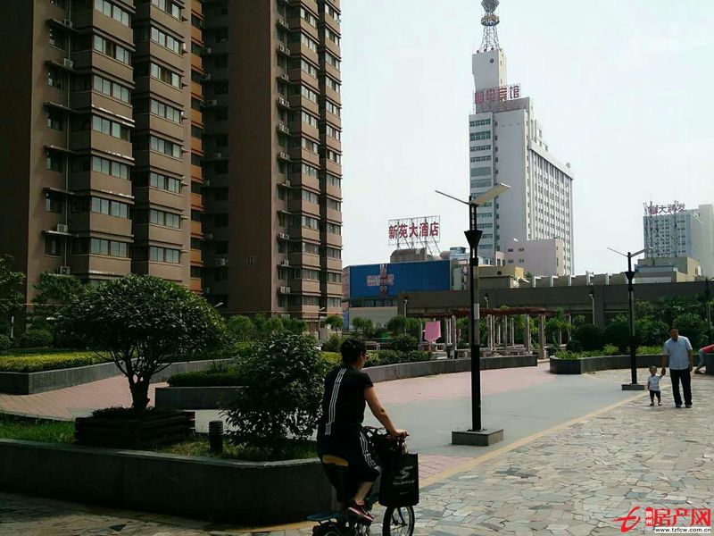 問天二期三室兩廳精裝修可貸款證滿兩年