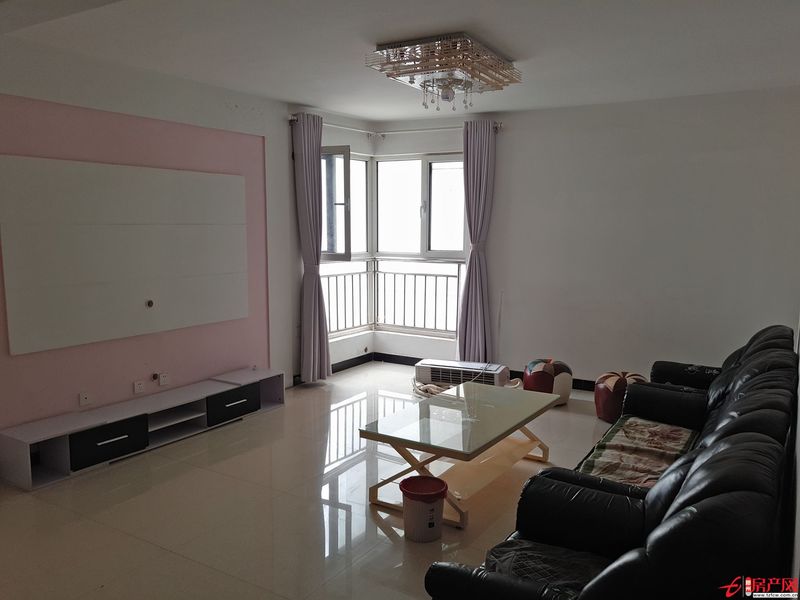 中央城家具床空調齊全簡裝出租