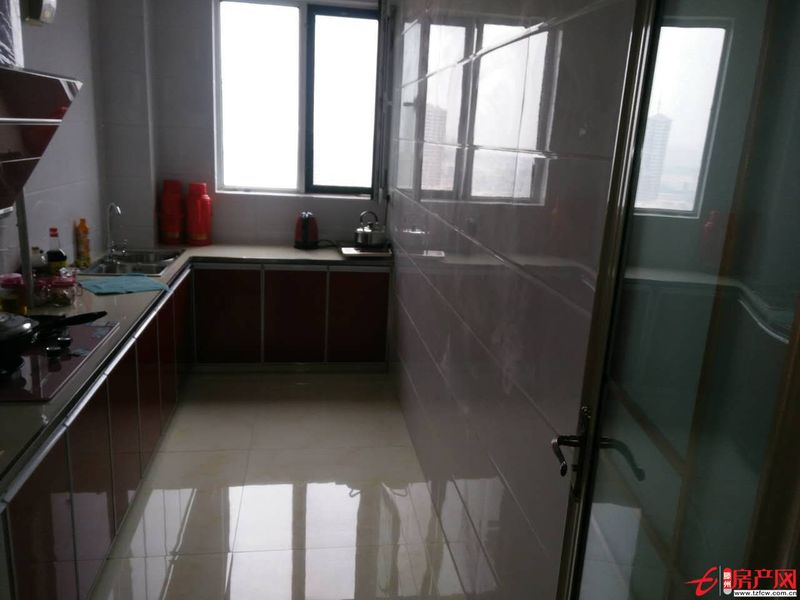 市中心，學區房