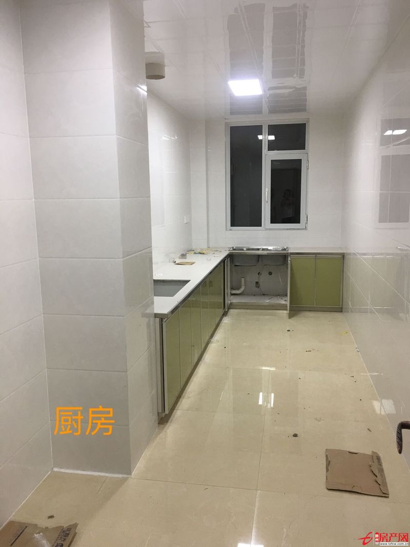 三室兩廳兩衛生間，超大廚房，南北通透，絕版戶型