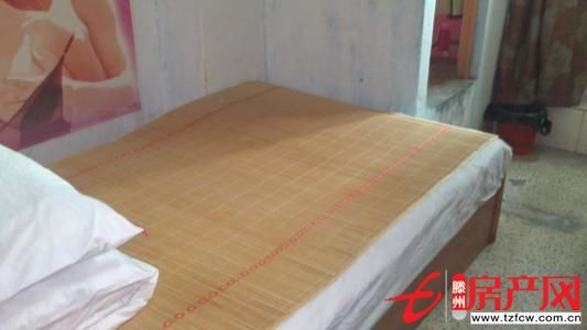 府前小區三室一廳的其中一間對外合租個人房源