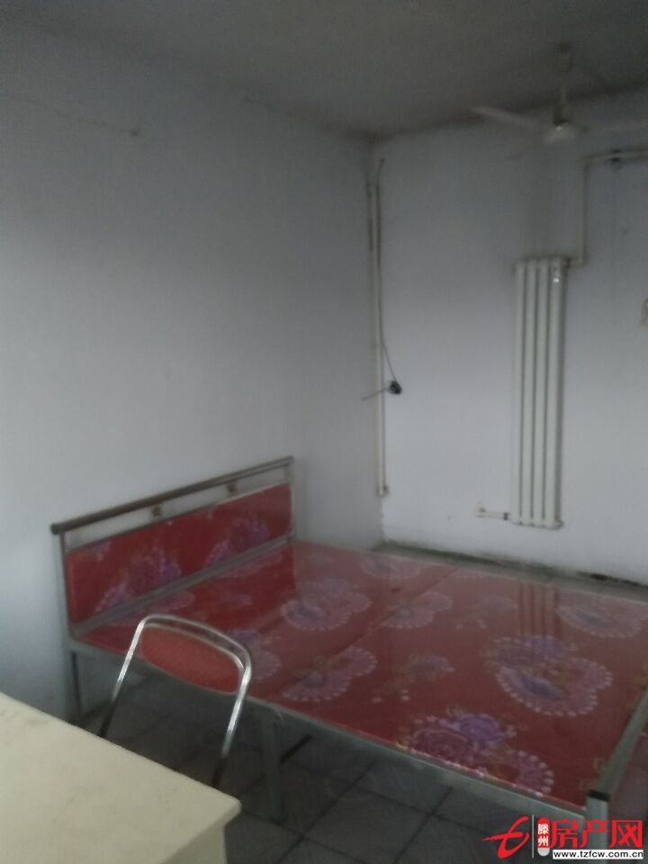 拎包即住，簡單裝修，緊鄰學校，購物交通方便