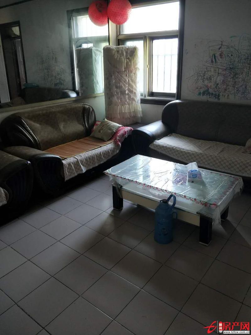 君瑞城小區對過，育才學區房，步行僅需壹分鐘