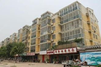 鳳凰苑，沿河，經典多層，一樓相當于二樓，學校區域，出行方便