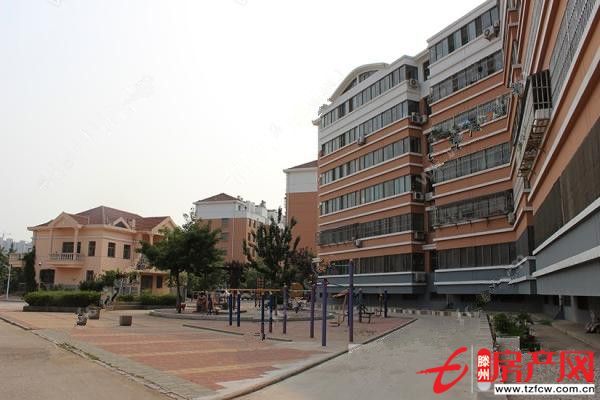 荊河小區，簡單裝修，證滿五年，三室向陽，經典多層，上學方便