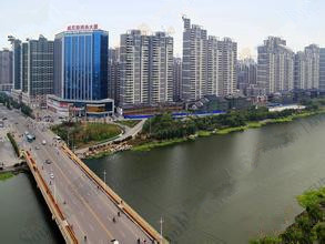 威尼斯一區，公寓樓，學校房，上學方便，價格低