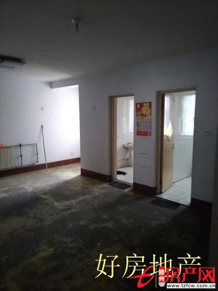 金秀家園，兩室向陽，證滿五年，可以貸款，沒有車位儲藏室