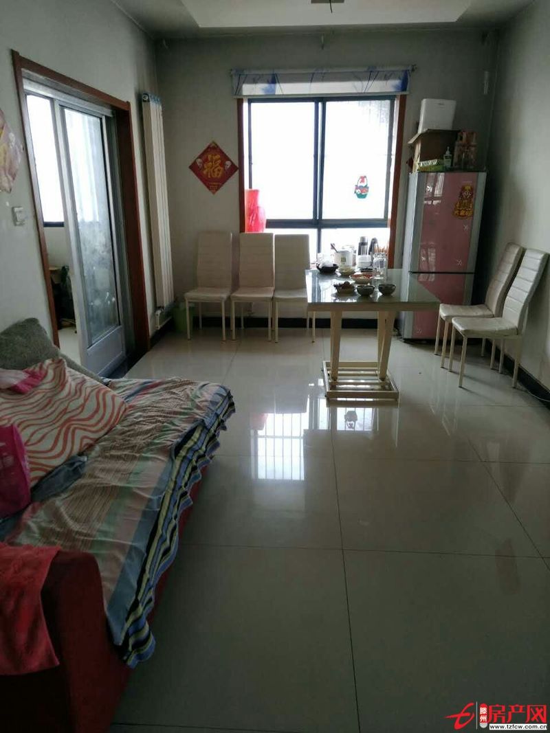 市中心最繁華的商圈，全明戶型，南北通透，高檔裝修的學區房源