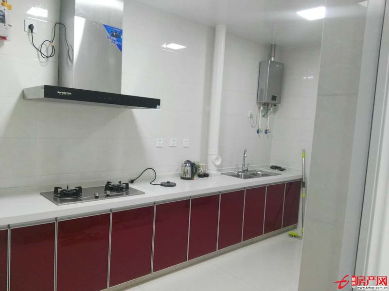 人和天地，龍泉小學，滕東中學，新一中，龍泉廣場