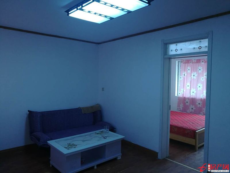 春秋閣小區，新式裝修，干凈整潔，暖氣燃氣齊全