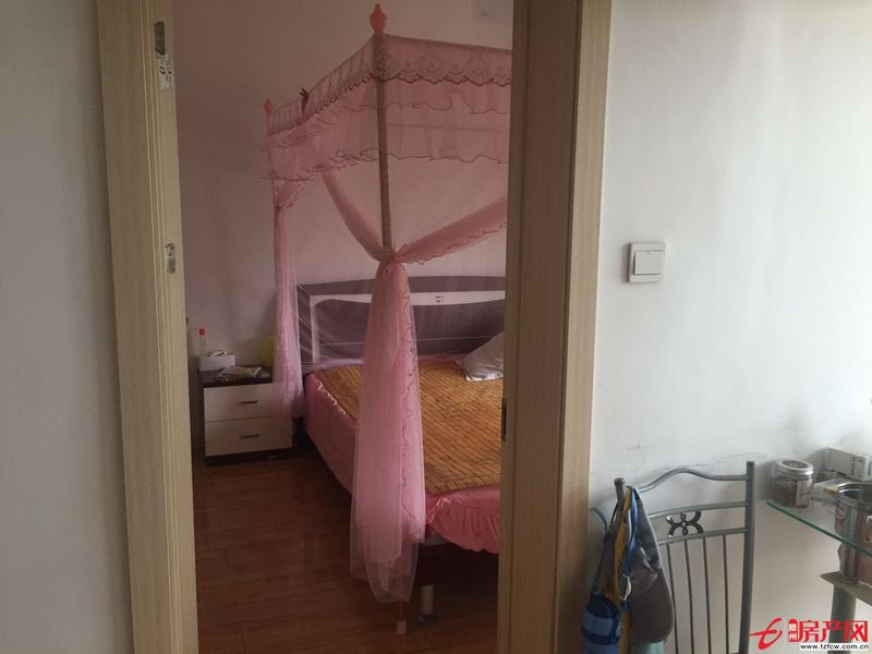 府北小區，精裝修，帶儲藏室，另有一套六十平