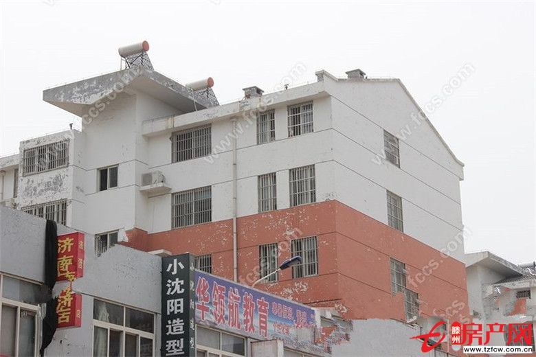 東方明珠，帶儲藏室，證滿五年，可貸款，多層