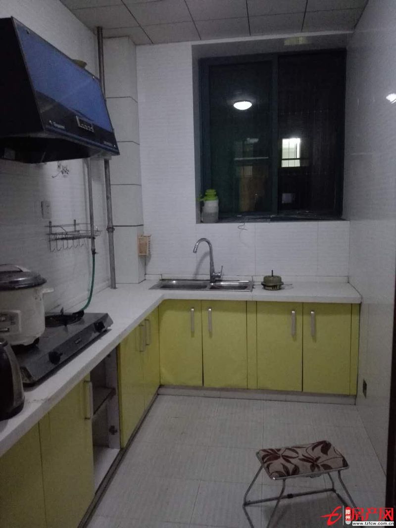 翡翠名苑小區家具家電齊全裝修