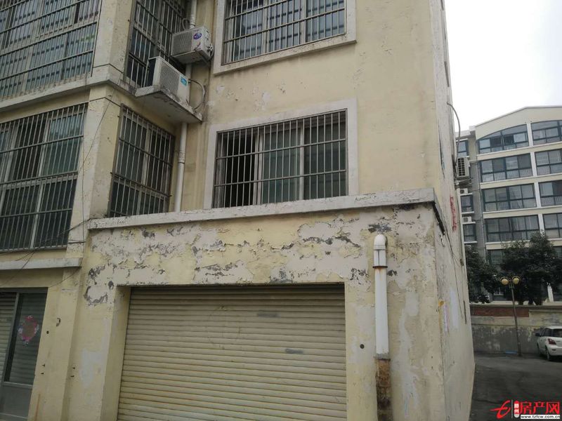 桃源花苑三室兩廳，南北通透，證滿五可貸款