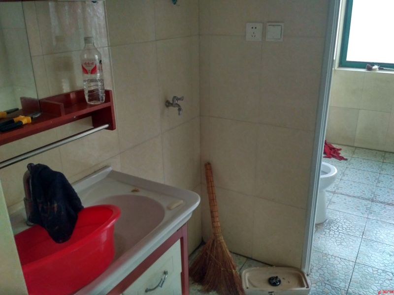 市中心平等小區三室一廳