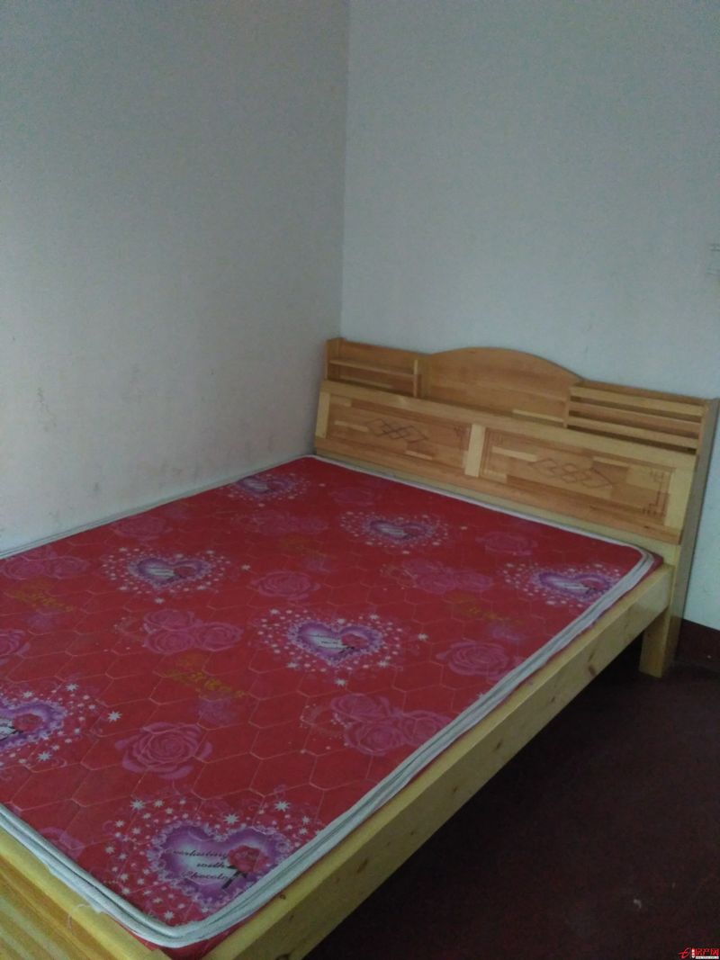 交通宿舍三室一廳