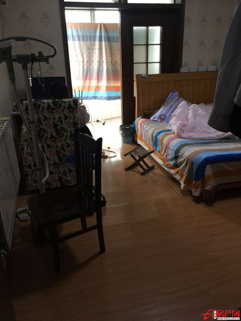 碧桂園小區位置佳交通方便，位于人民醫院附近，市中繁華區