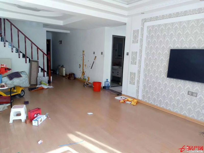 和諧康城復式精裝修。