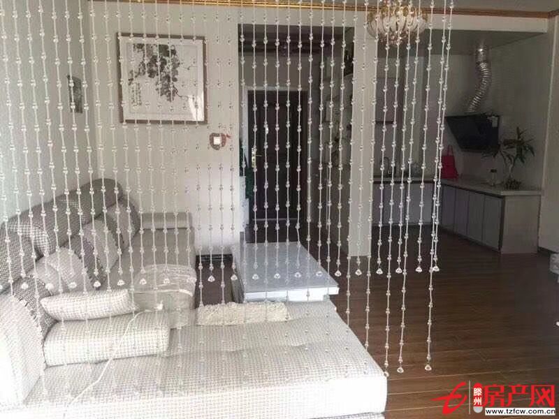 陽光國際學區房精裝修。