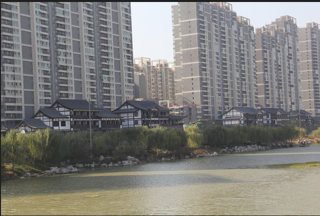 威尼斯一區學區房中間樓層。