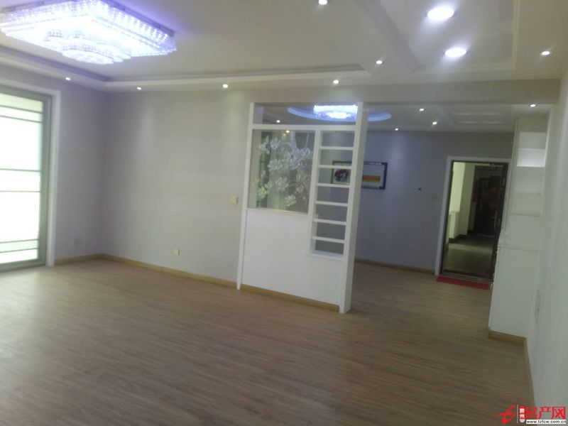 城市之光精裝修房源，中層，新房未住過，采光好