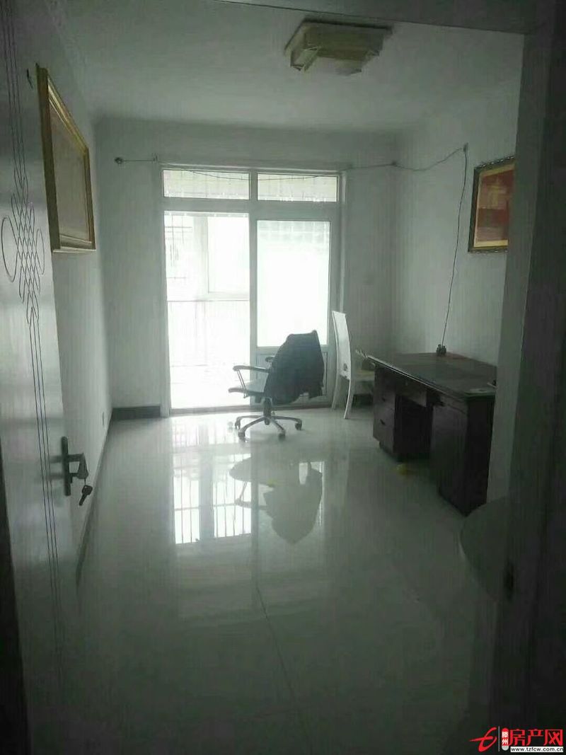 遠航國際三室朝陽前后雙陽臺