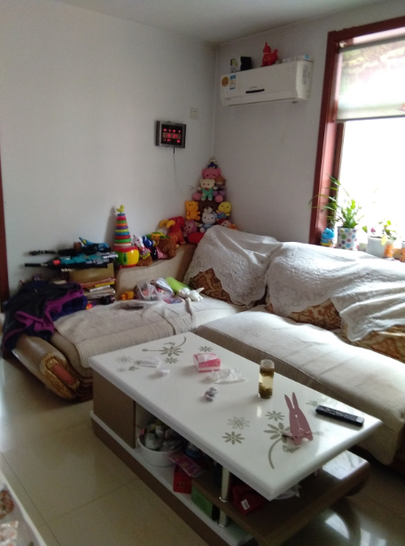 北安居三室一廳精裝修學區房，干凈明亮拎包入住三樓