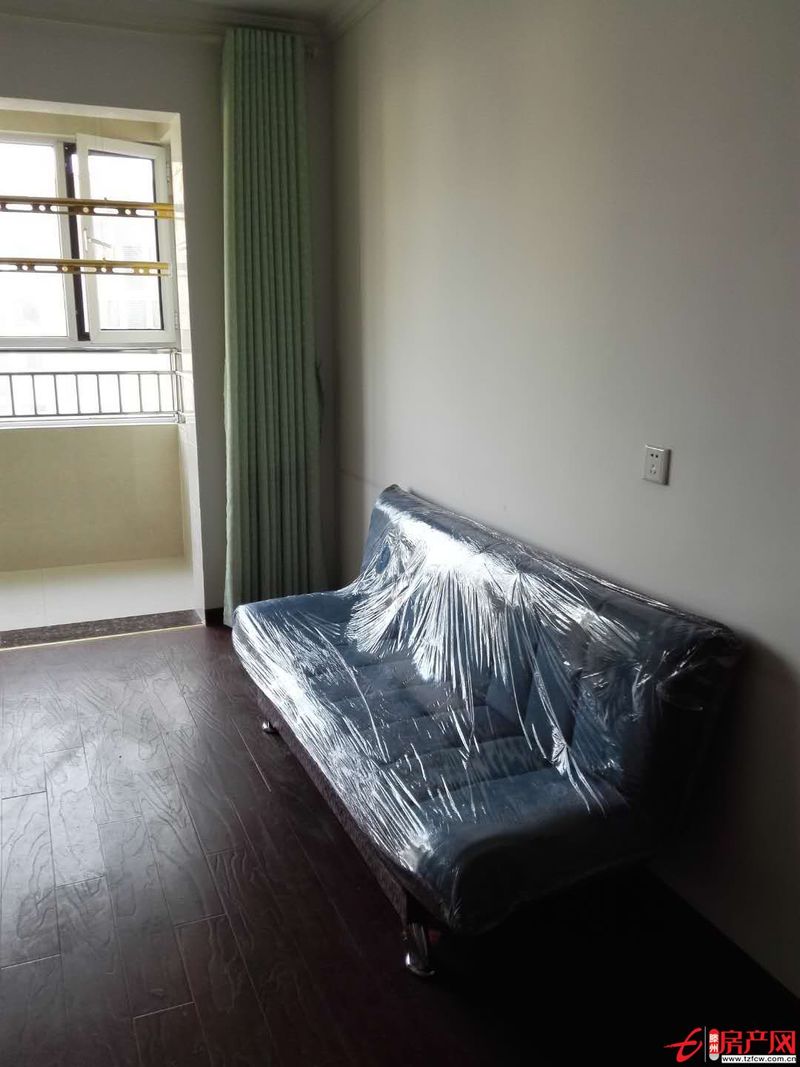 人和天地新房精裝修拎包入住。