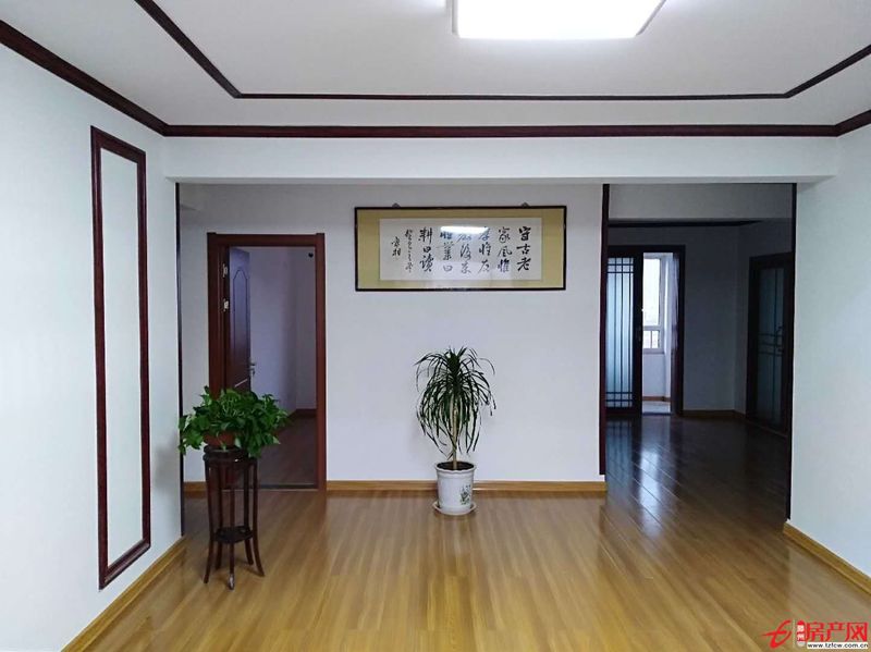 金河灣十七號樓二單元一零零八室，十七號樓南無遮擋