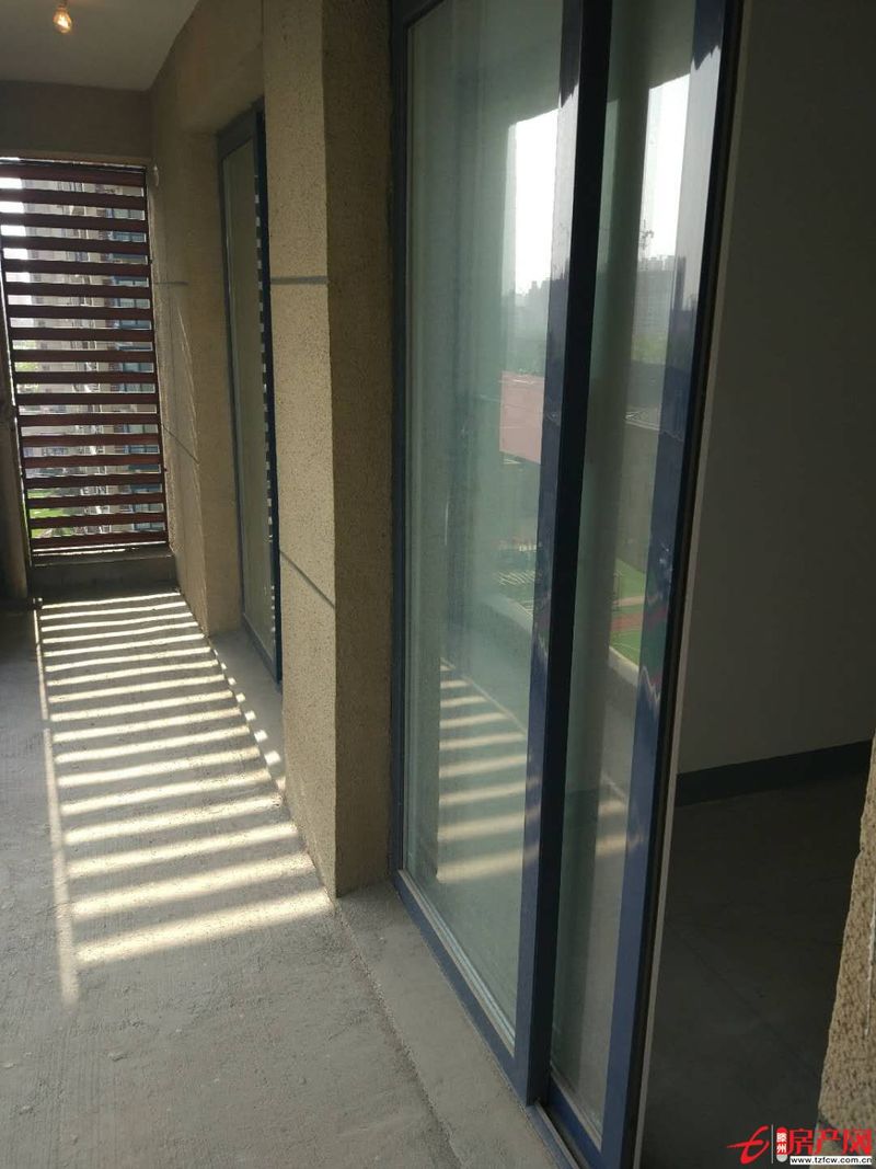 星尚城兩室二廳，回遷房，兩室向陽客廳向陽