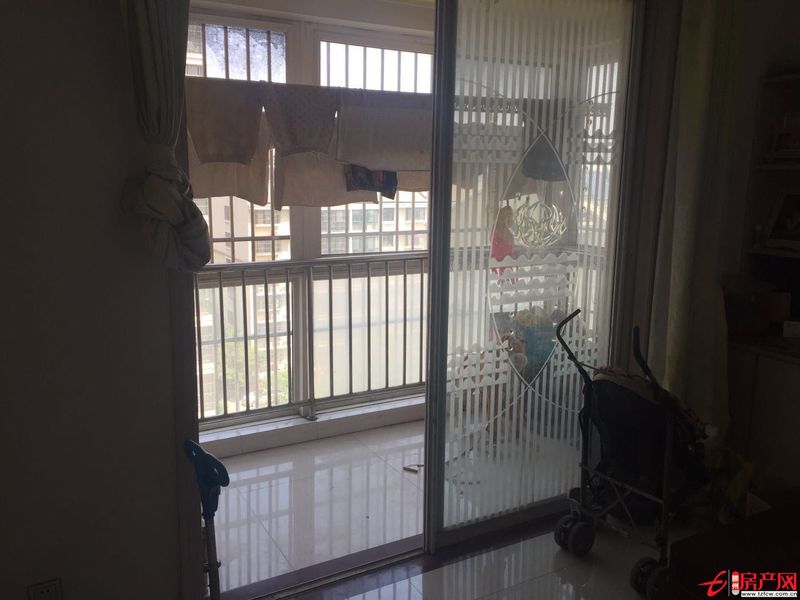 清河花園三室二廳，證滿兩年，含儲藏室