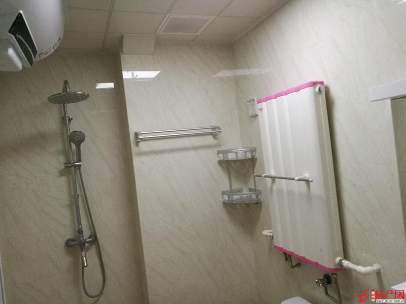 人和天地東區第二排，學區房，采光好，家電齊全，拎包即住