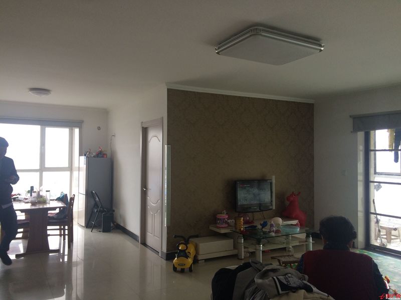 麗都水岸精裝修三室落地窗可貸款